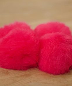 Pink pompon i pels ca. 8 cm.