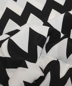 Fastvævet viskose i sort/hvid zig zag