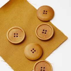 Blaze Corozo Button fv. dry mustard - 28 mm