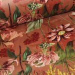 Møbelvelour med blomster på brun bund