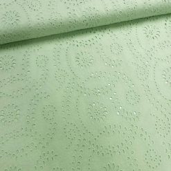 Broderie anglaise i grøn