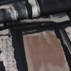Fastvævet viskose med sort/brun abstrakt mønster