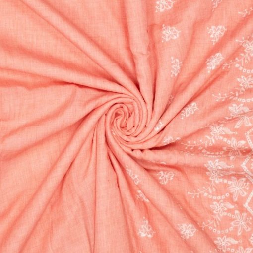 Vævet polyester/bomuld med broderi i koral