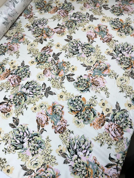 Twillvævet viskose med blomster