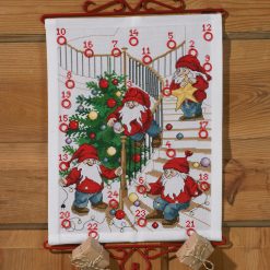 Julekalender broderikit - nisser pynter træet