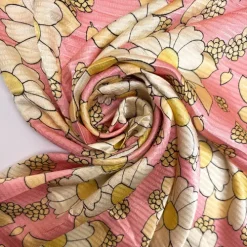 Satinvævet viskose med blomster