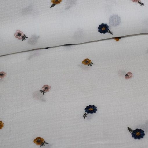 Double gauze med broderede blomster