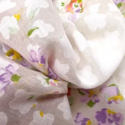 Fin fastvævet viskose med blomsterprint