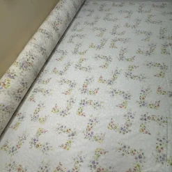 Fin fastvævet viskose med blomsterprint