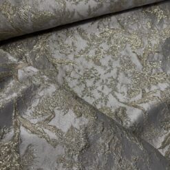 Brokade med guld detaljer