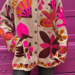 Håndlavet tweedjakke med broderi