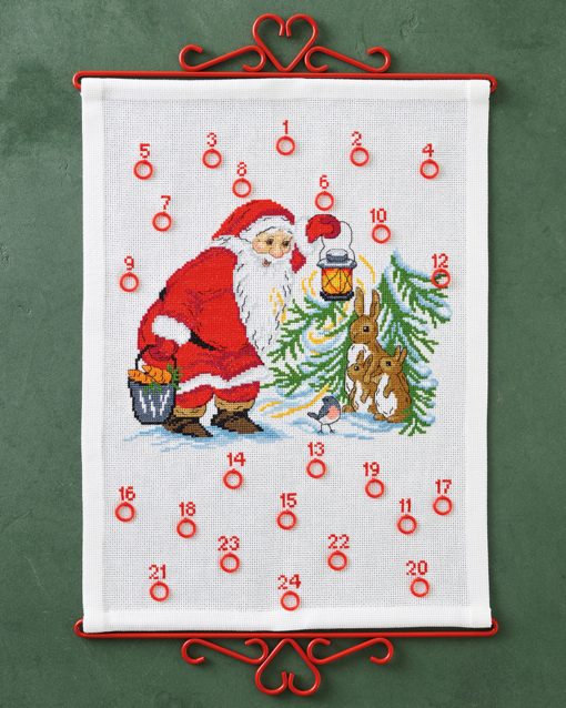 34-6270 Julekalender broderikit - Julemand og harer 32x44 cm