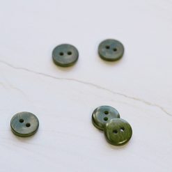2-hole corozo button fv. green olive - 11 mm