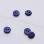 2-hole corozo button fv. cobalt blue - 11 mm