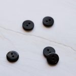 2-hole corozo button fv. black - 11 mm