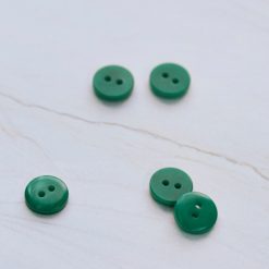 2-hole corozo button fv. jolly green - 11 mm