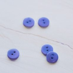 2-hole corozo button fv. violet blue - 11 mm