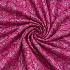 Brokade i pink med mønster